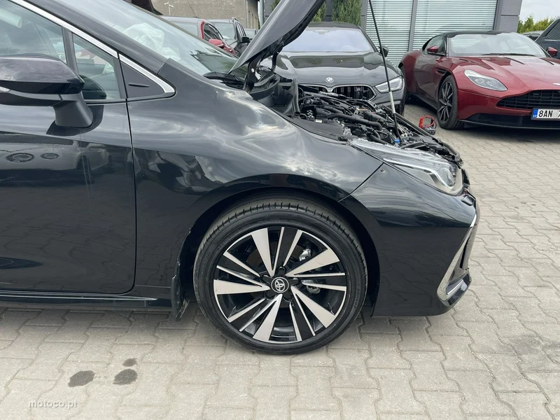Toyota Corolla E210 6