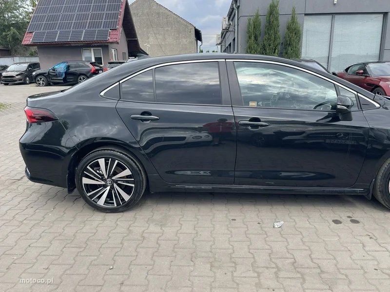 Toyota Corolla E210 8