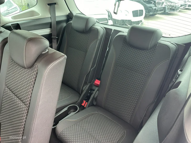 Opel Zafira C Tourer 12
