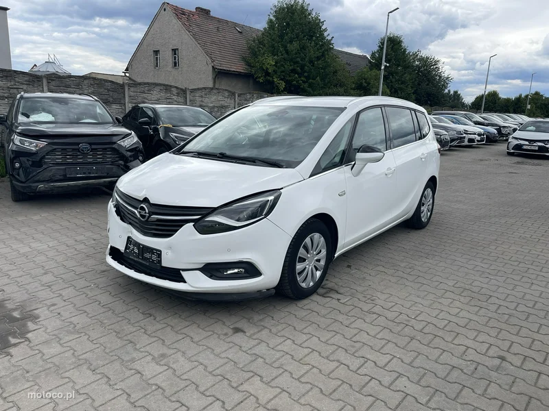 Opel Zafira C Tourer 5