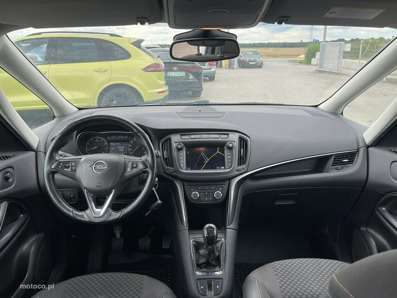 Opel Zafira C Tourer 8