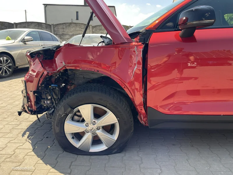 Volvo XC 40 8