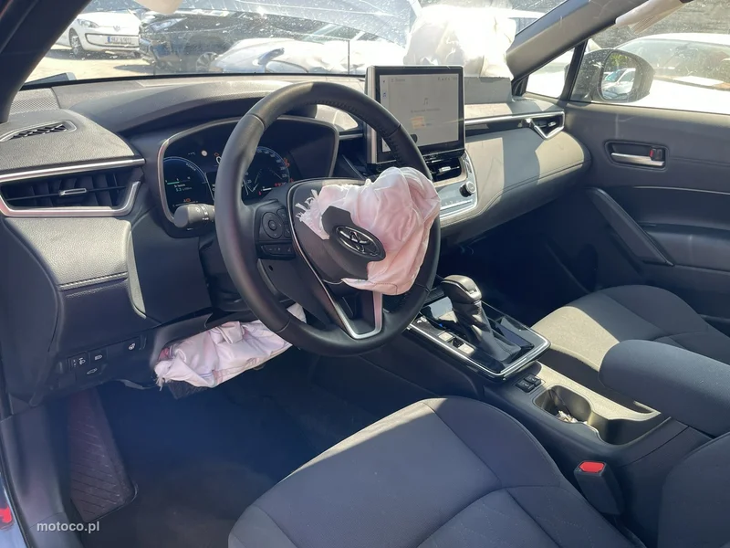 Toyota Corolla Cross 8