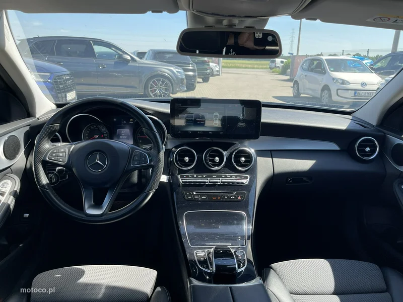 Mercedes-Benz Klasa C W205 C 220 11