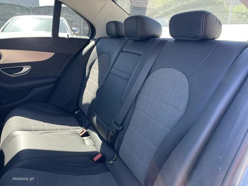 Mercedes-Benz Klasa C W205 C 220 15