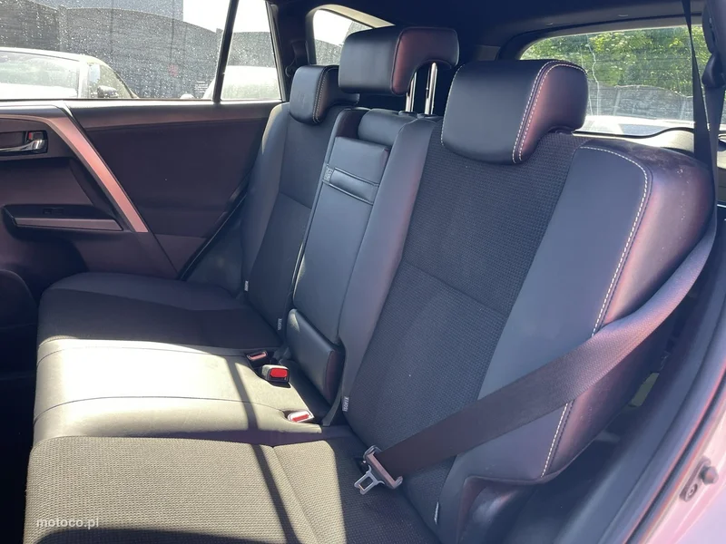Toyota RAV 4 XA40 15