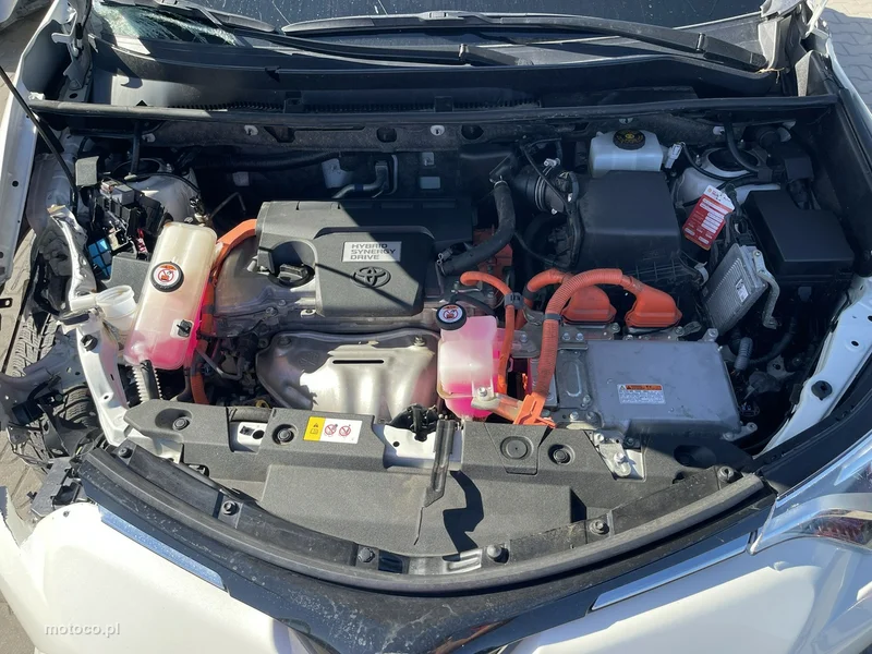 Toyota RAV 4 XA40 16