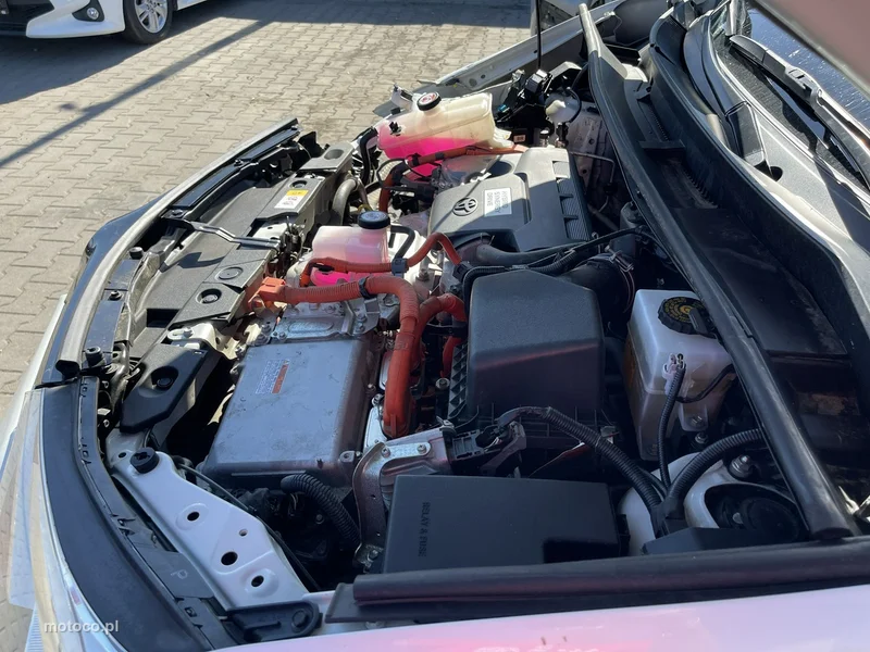 Toyota RAV 4 XA40 17