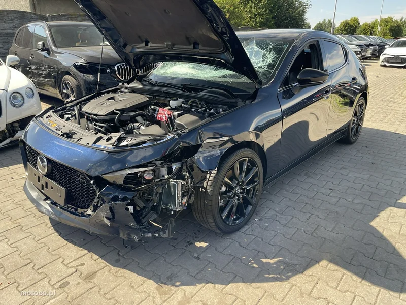Mazda 3 4