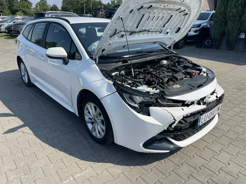 Toyota Corolla E210 5