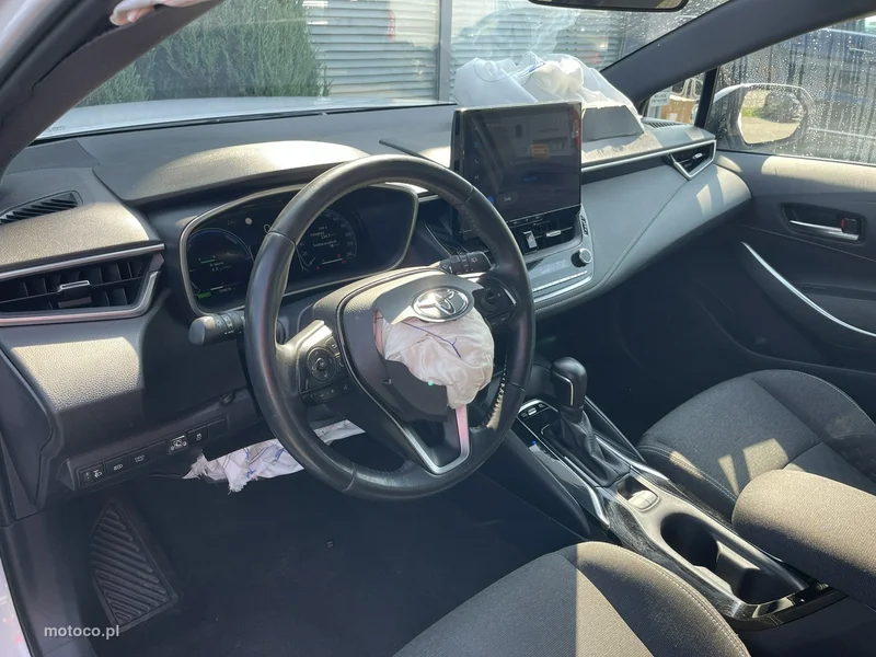 Toyota Corolla E210 6