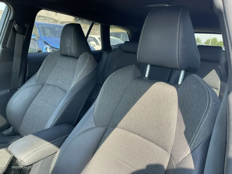 Toyota Corolla E210 13