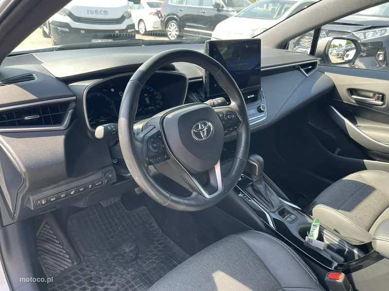 Toyota Corolla E210 9