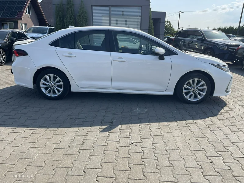 Toyota Corolla E210 2