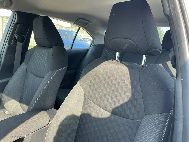 Toyota Corolla E210 12