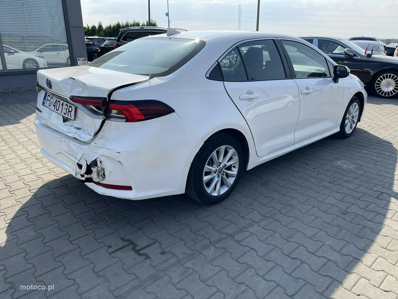 Toyota Corolla E210 3