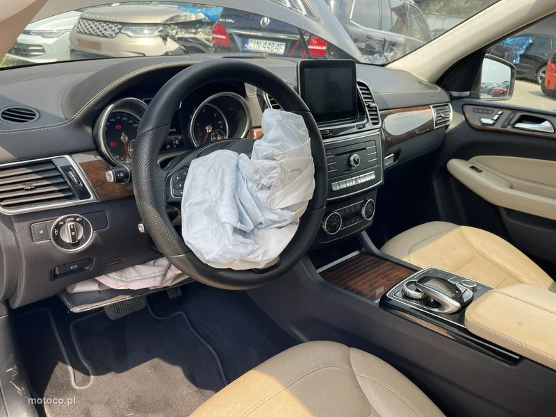 Mercedes-Benz GLS Klasa 12