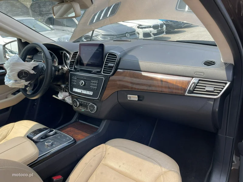 Mercedes-Benz GLS Klasa 16