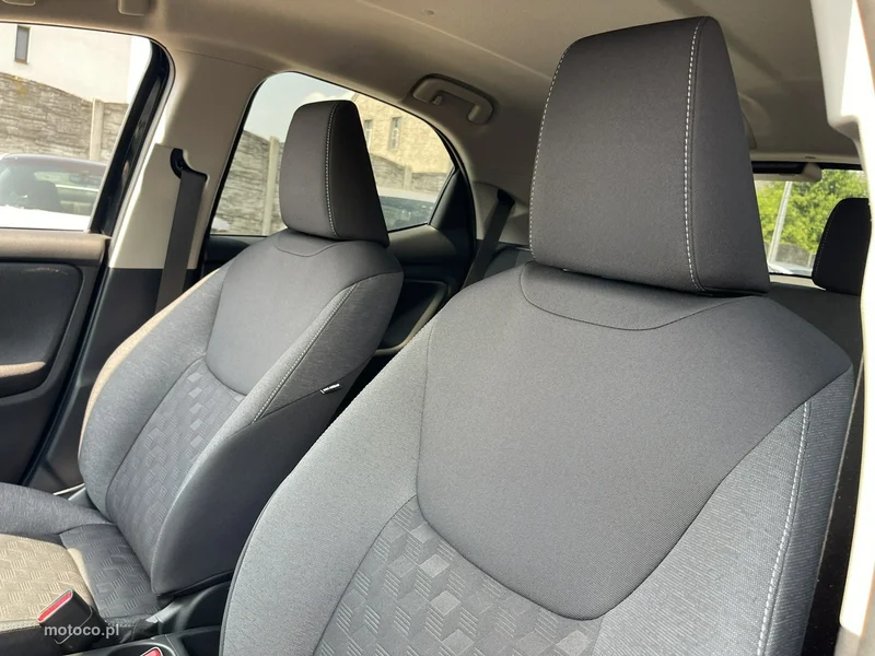 Toyota Yaris XP210 12