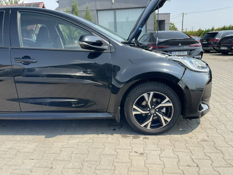 Toyota Yaris XP210 7