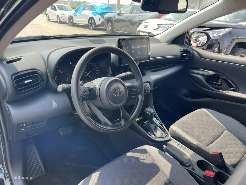 Toyota Yaris XP210 8
