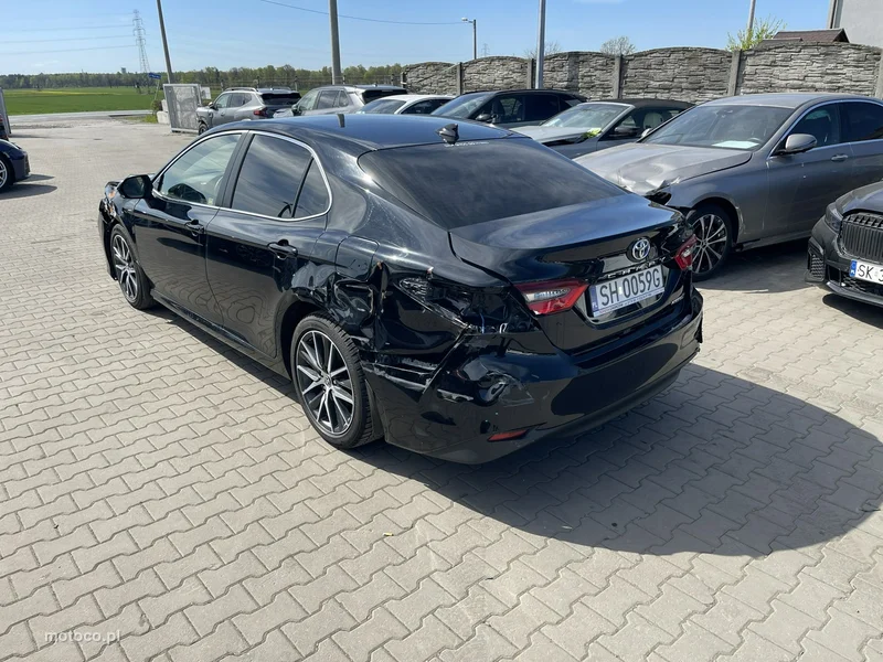 Toyota Camry XV70 4
