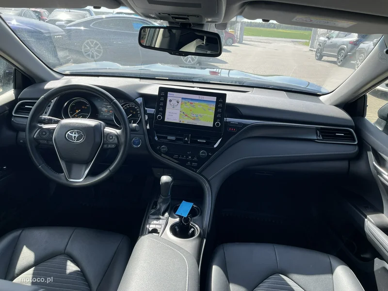 Toyota Camry XV70 9