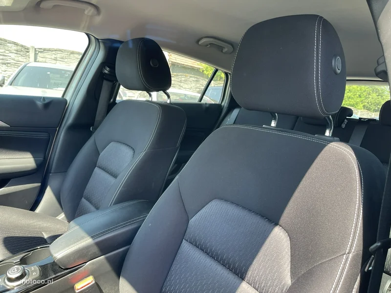 Infiniti Q30 12