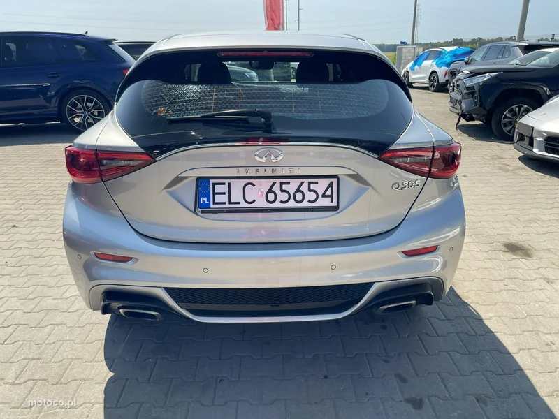 Infiniti Q30 7