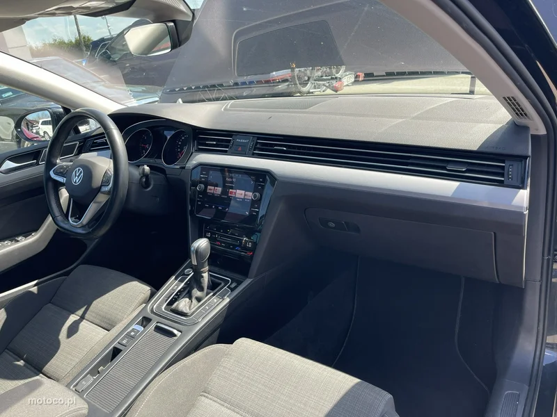 Volkswagen Passat Variant B8 12