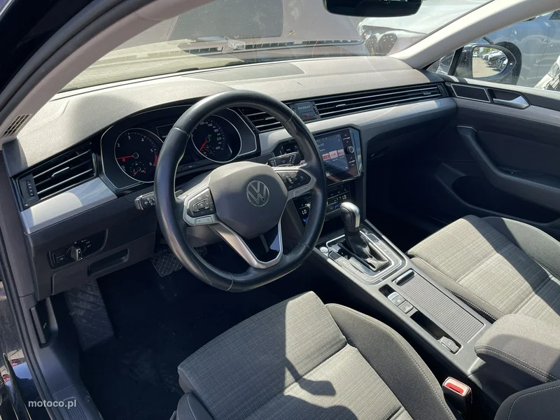 Volkswagen Passat Variant B8 9