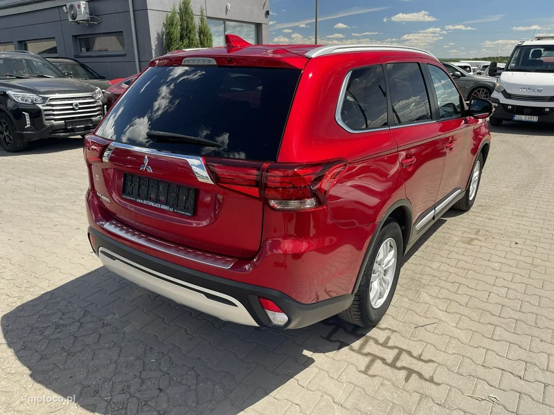 Mitsubishi Outlander 2
