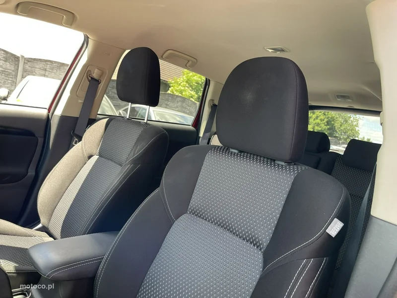 Mitsubishi Outlander 11