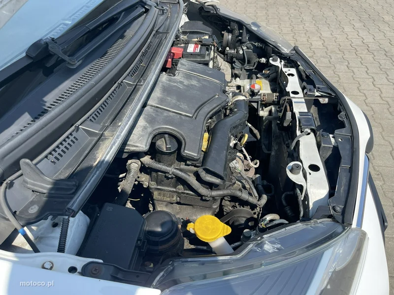 Toyota Yaris XP130 14