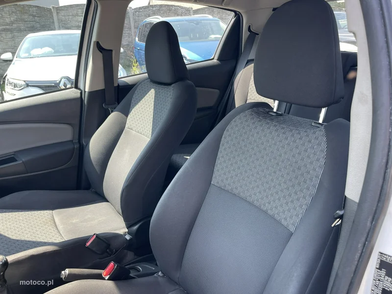 Toyota Yaris XP130 10