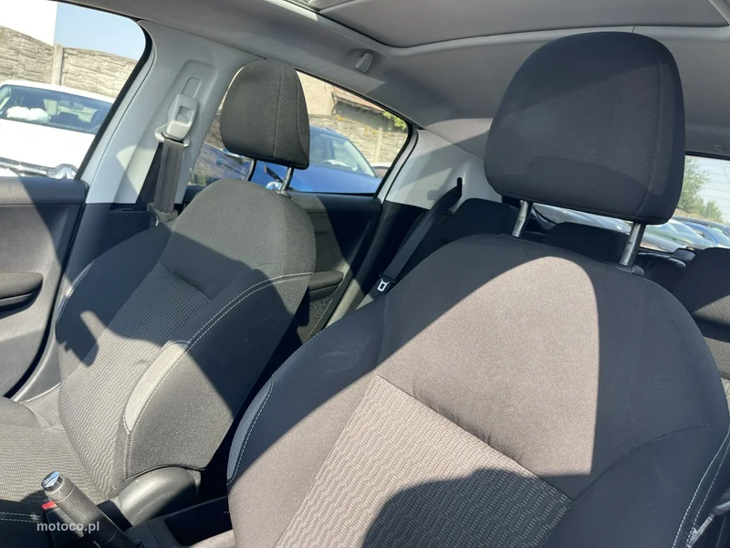 Peugeot 208 11