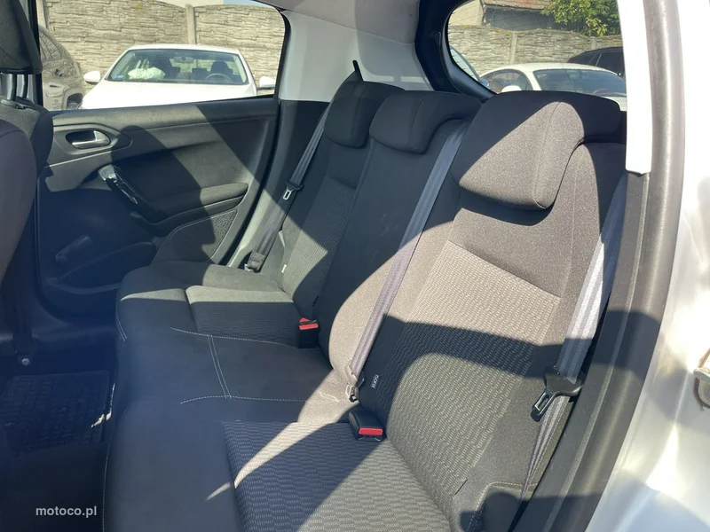 Peugeot 208 12