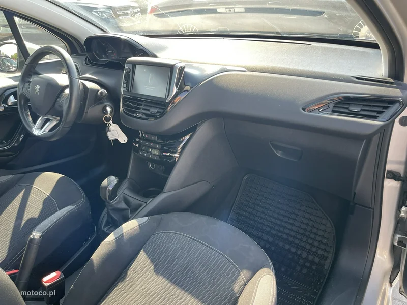 Peugeot 208 9