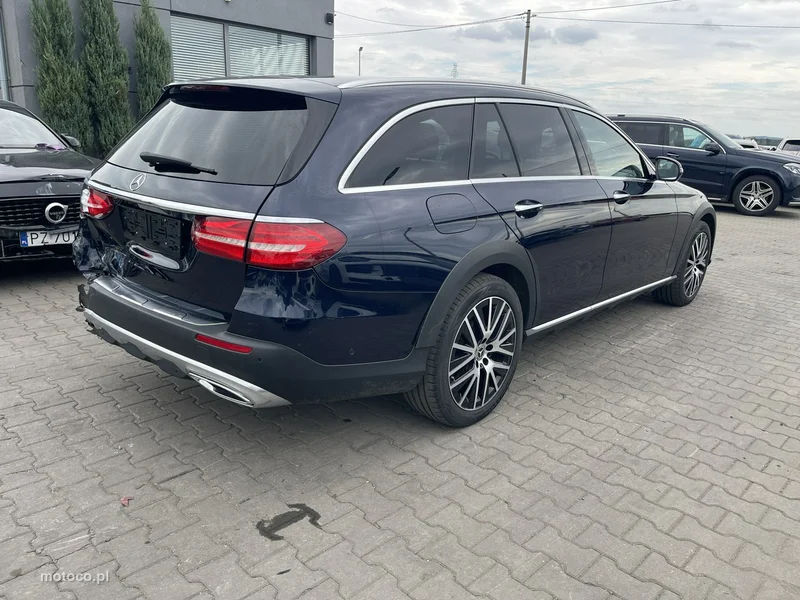 Mercedes-Benz Klasa E W213 E 400 2