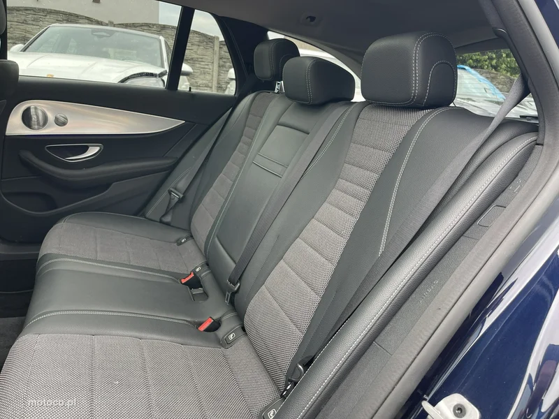 Mercedes-Benz Klasa E W213 E 400 13