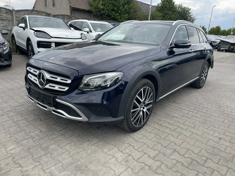 Mercedes-Benz Klasa E W213 E 400 6