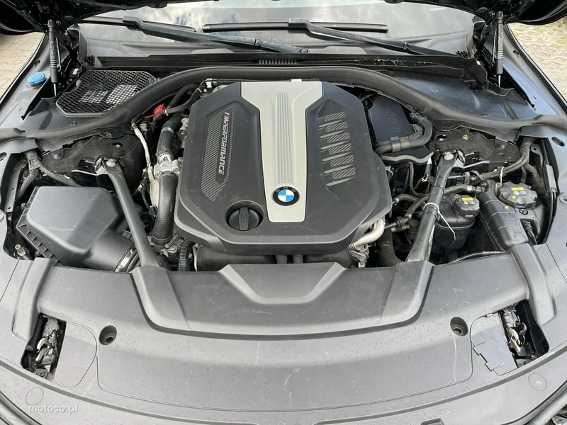 BMW Seria 7 G11 750 14