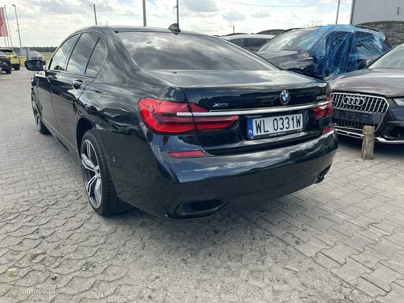 BMW Seria 7 G11 750 4