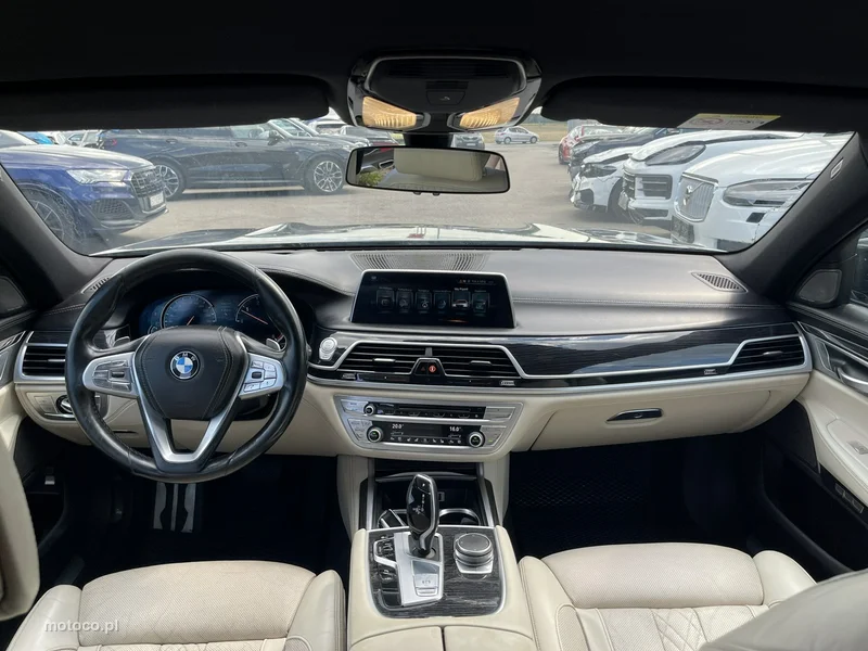 BMW Seria 7 G11 750 8