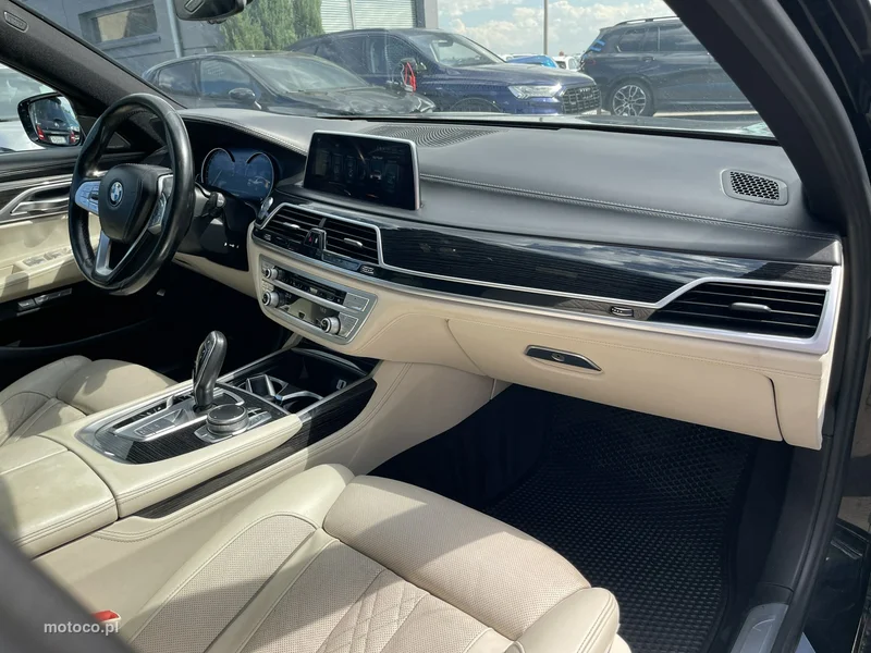 BMW Seria 7 G11 750 9