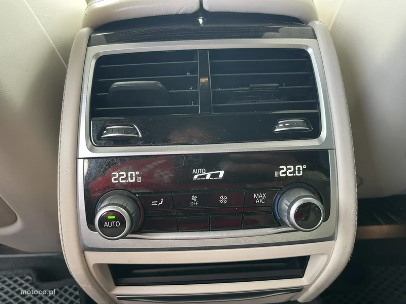 BMW Seria 7 G11 750 10