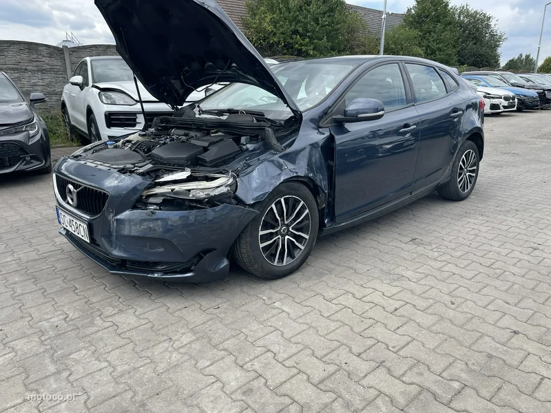 Volvo V40 3