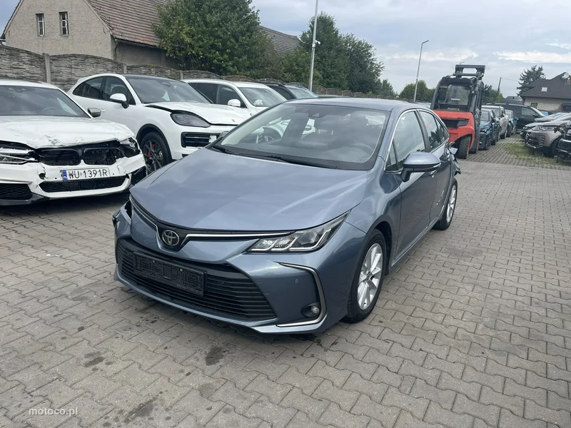 Toyota Corolla E210 2