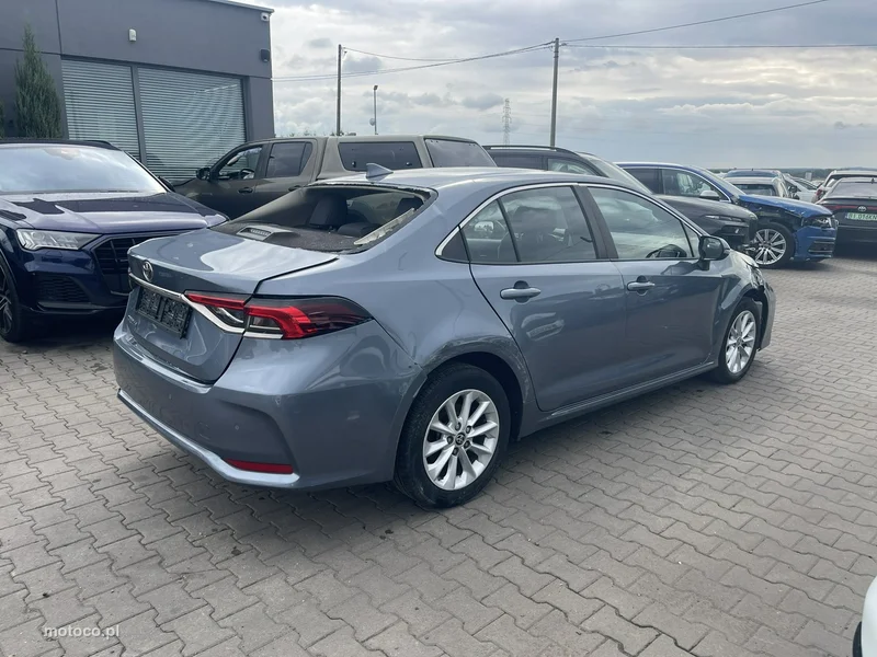 Toyota Corolla E210 7