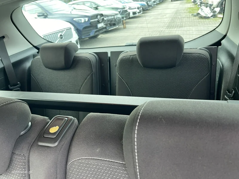 Opel Zafira C Tourer 13